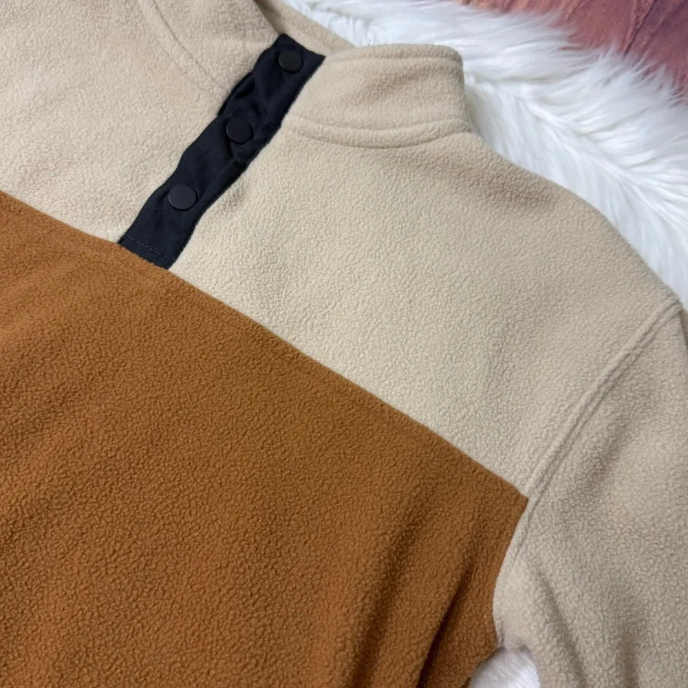Old Navy Youth Boy Size Small (6/7) Tan and Cream Micro Fleece Pullover